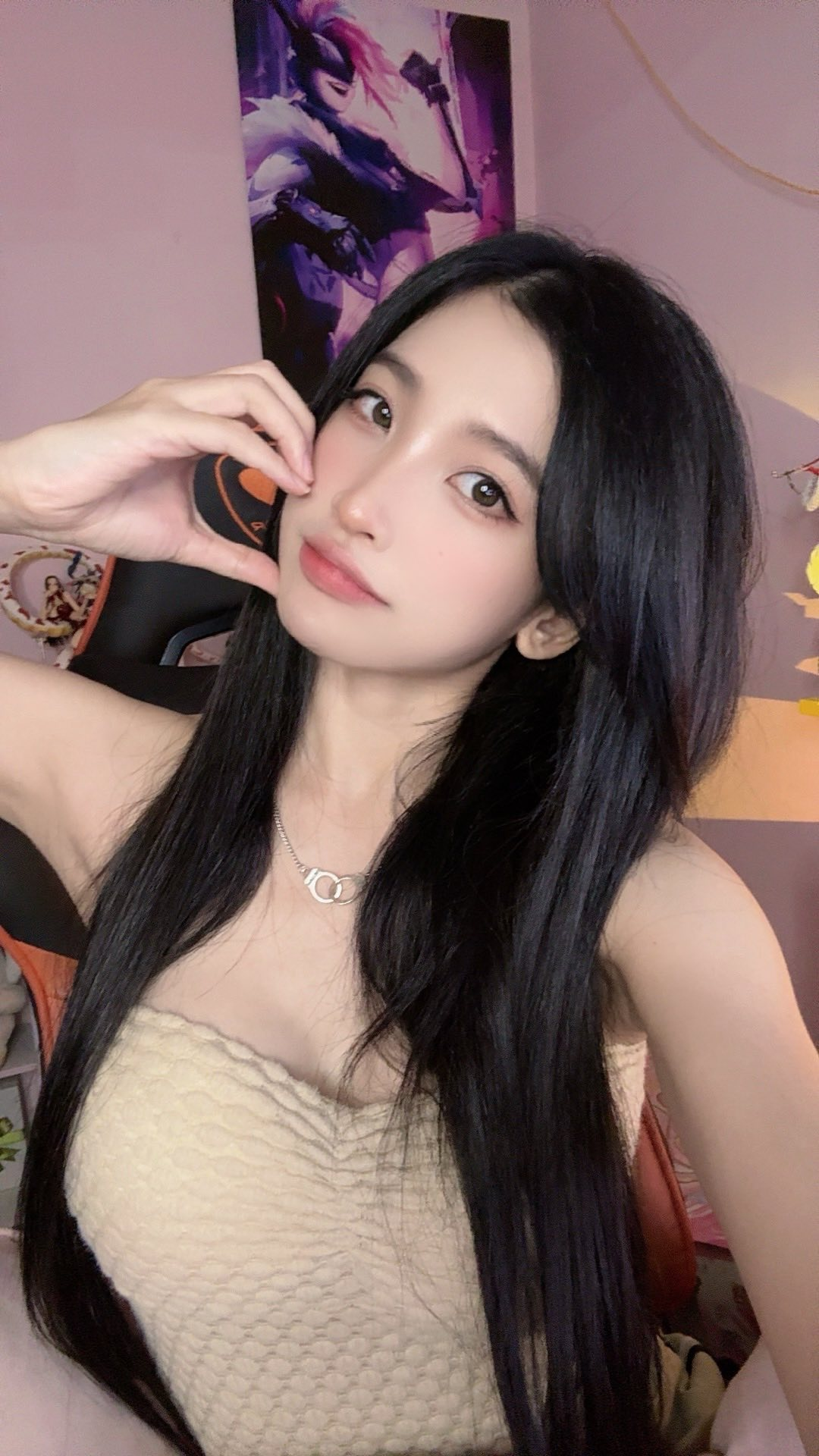 photo-1763482725760 photo-1763482725760