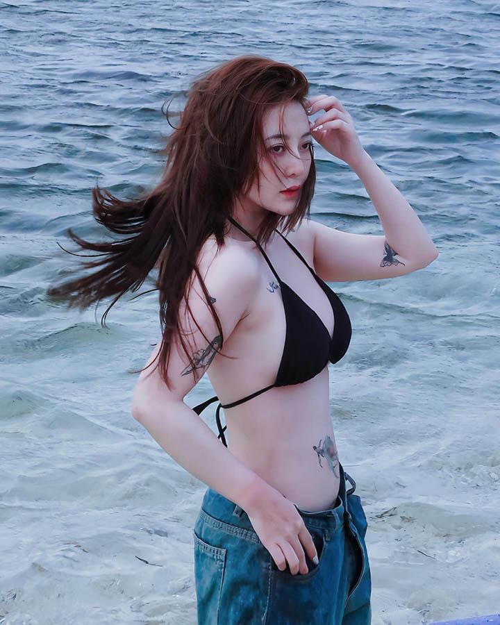 Hot girl khiến fan mê mệt với loạt ảnh khoe dáng bên bãi biển- Ảnh 5. Hot girl khiến fan mê mệt với loạt ảnh khoe dáng bên bãi biển- Ảnh 5.