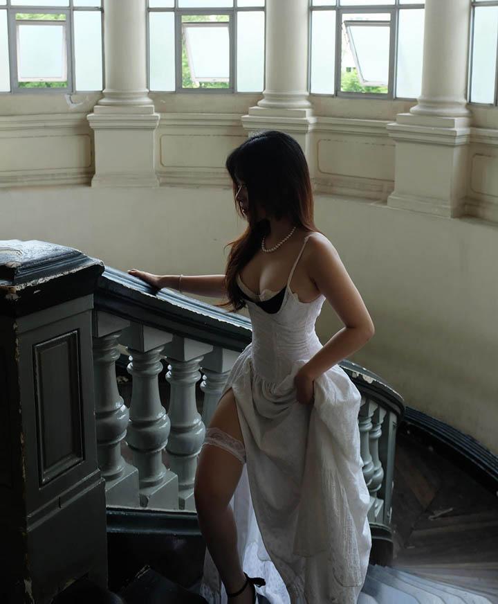 Vào vai “lọ lem”, cô nàng khiến fan “đứng hình” trước nhan sắc cực phẩm- Ảnh 4. Vào vai “lọ lem”, cô nàng khiến fan “đứng hình” trước nhan sắc cực phẩm- Ảnh 4.