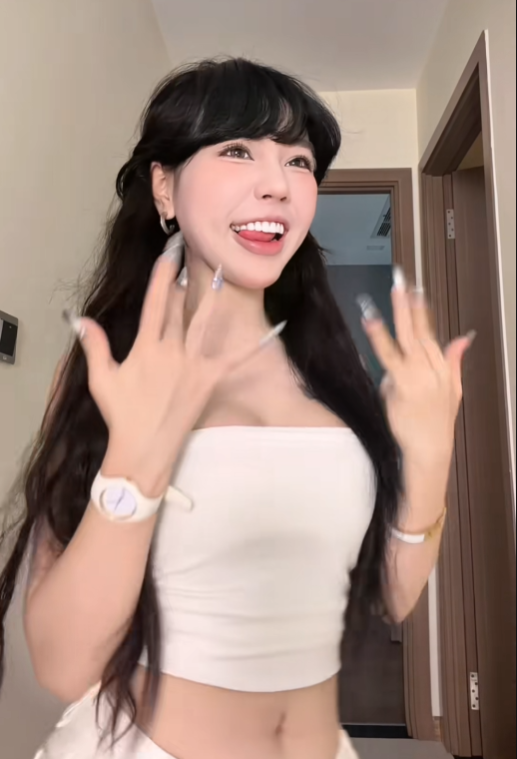 photo-1763952264631 photo-1763952264631