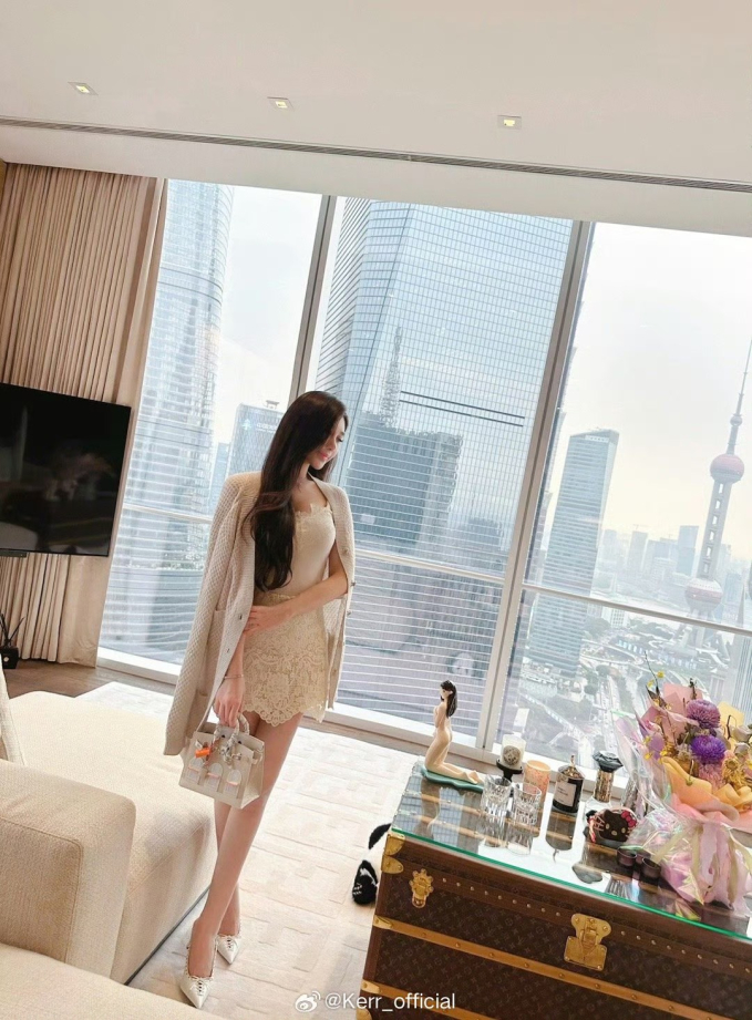 Lật tẩy đường dây đào tạo chân dài săn chồng giàu, Huỳnh Hiểu Minh và các đại gia Cbiz sập bẫy thế nào?- Ảnh 9. Lật tẩy đường dây đào tạo chân dài săn chồng giàu, Huỳnh Hiểu Minh và các đại gia Cbiz sập bẫy thế nào?- Ảnh 9.