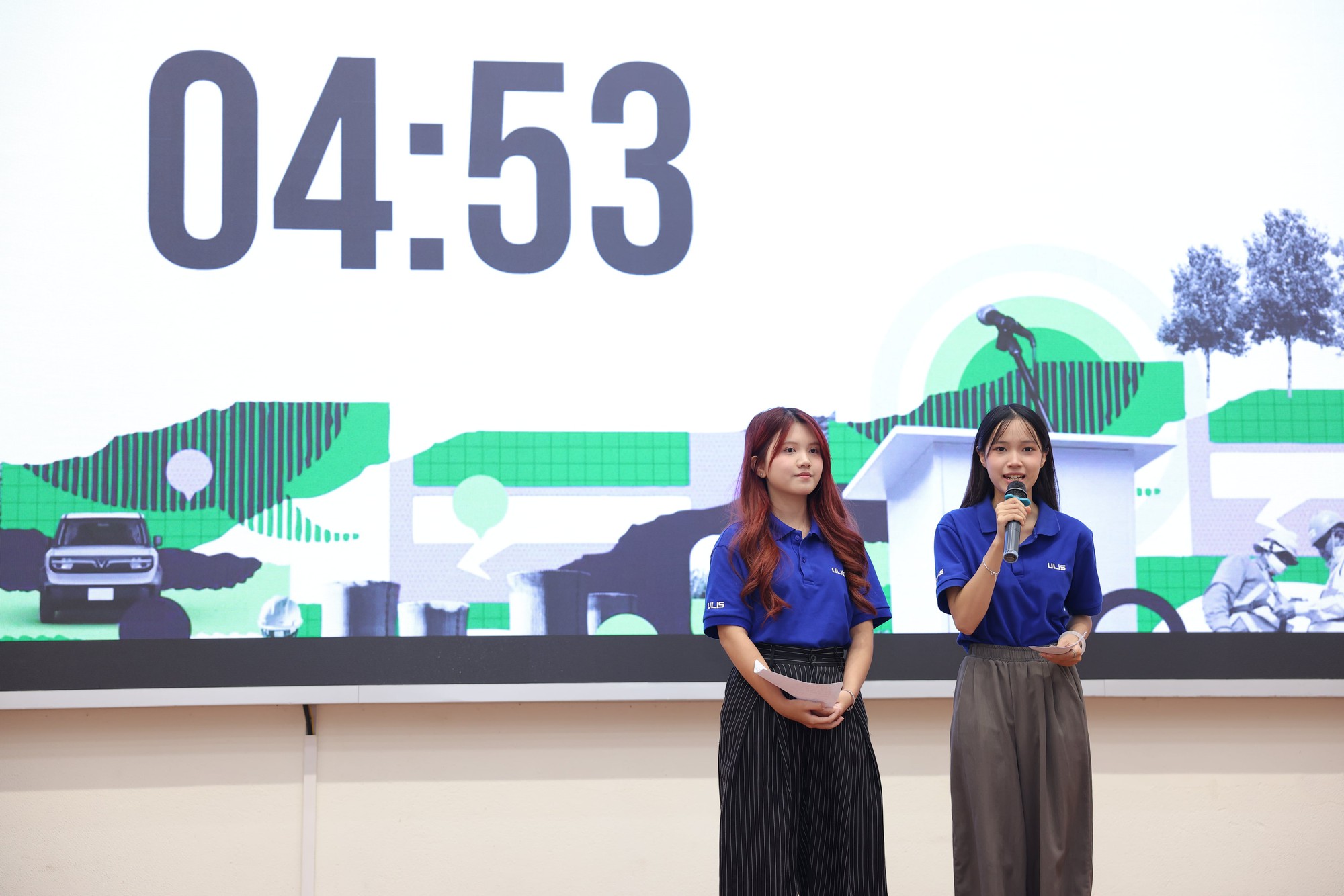 ‘Đừng tin những gì đọc trên mạng, hãy tự trải nghiệm’: Khi sinh viên Hà Nội lên tiếng và biến Green Voices 2025 thành sân chơi tranh biện ‘nóng’ nhất về xe điện- Ảnh 5. ‘Đừng tin những gì đọc trên mạng, hãy tự trải nghiệm’: Khi sinh viên Hà Nội lên tiếng và biến Green Voices 2025 thành sân chơi tranh biện ‘nóng’ nhất về xe điện- Ảnh 5.