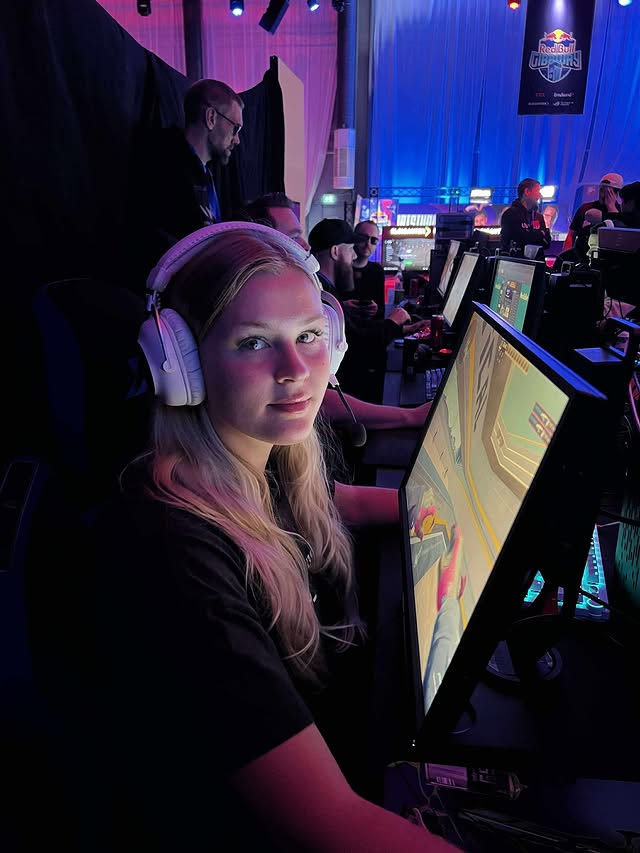 photo-1764055984454 photo-1764055984454