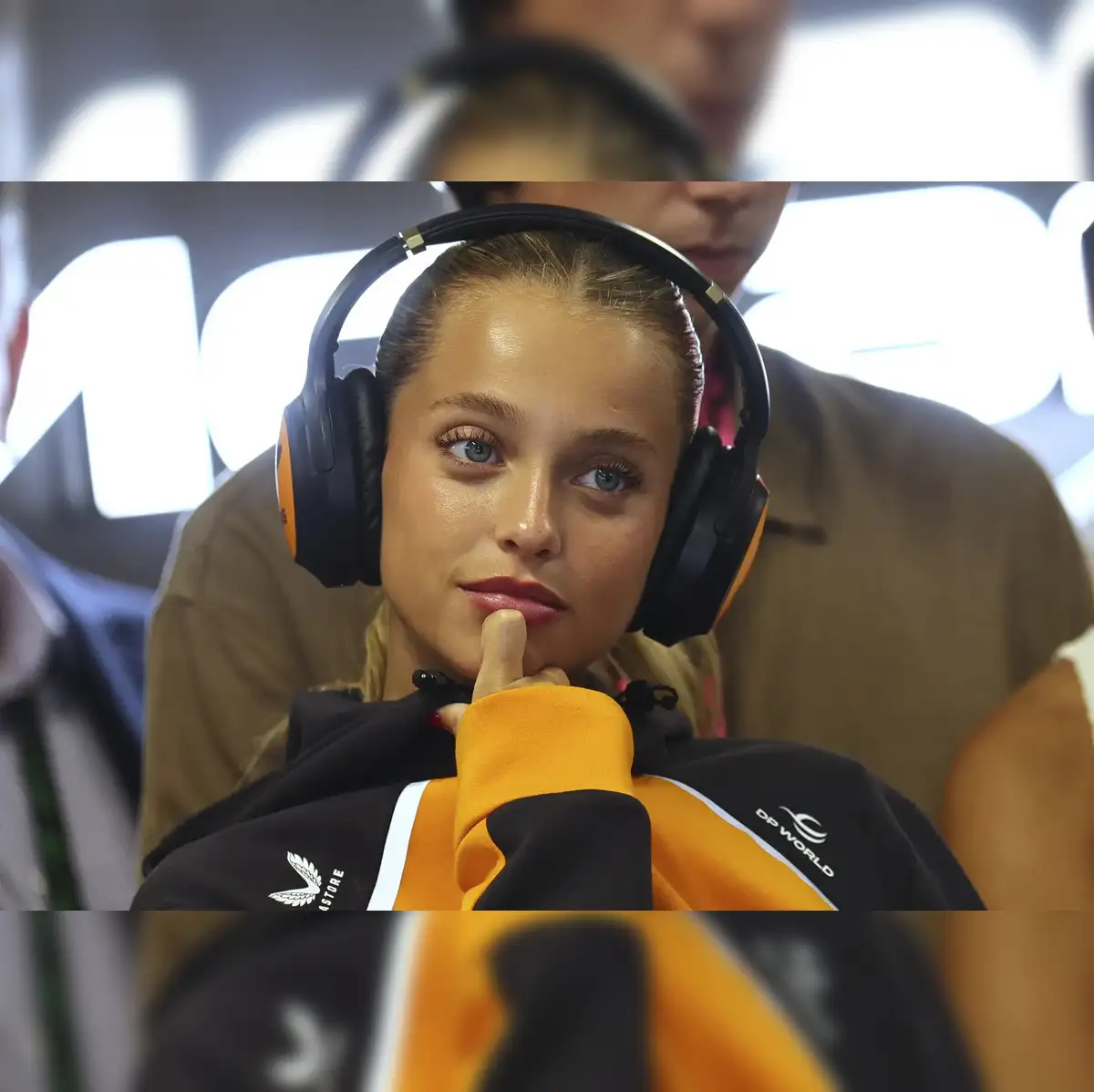 Nhan sắc cô gái 2002 khiến 2,2 triệu người say mê- Ảnh 2. Nhan sắc cô gái 2002 khiến 2,2 triệu người say mê- Ảnh 2.