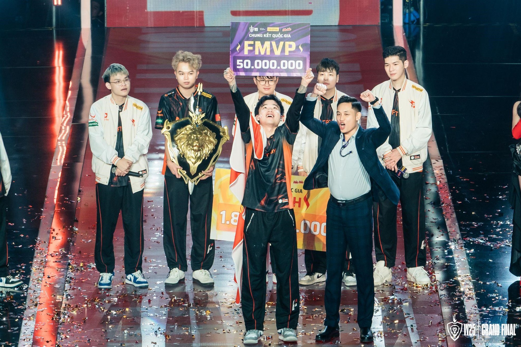 4 năm chờ đợi, FPT Flash cuối cùng cũng đã có được chiếc cúp vô địch ĐTDV- Ảnh 6. 4 năm chờ đợi, FPT Flash cuối cùng cũng đã có được chiếc cúp vô địch ĐTDV- Ảnh 6.