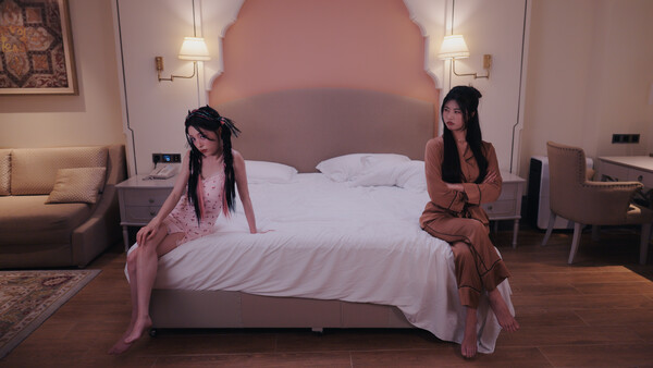 photo-1762157682865 photo-1762157682865