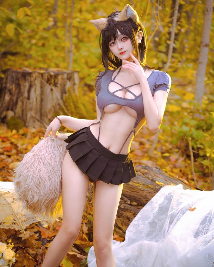 Diện váy cô dâu ngọt ngào, nữ coser lại khiến fan “bùng nổ thị giác”- Ảnh 8.