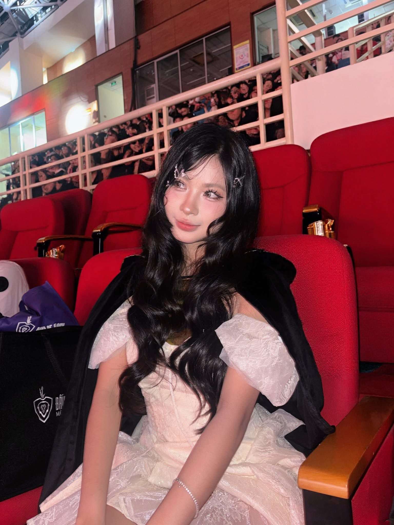 Dàn mỹ nhân đình đám đổ bộ Chung kết ĐTDV mùa Đông 2025- Ảnh 2. Dàn mỹ nhân đình đám đổ bộ Chung kết ĐTDV mùa Đông 2025- Ảnh 2.