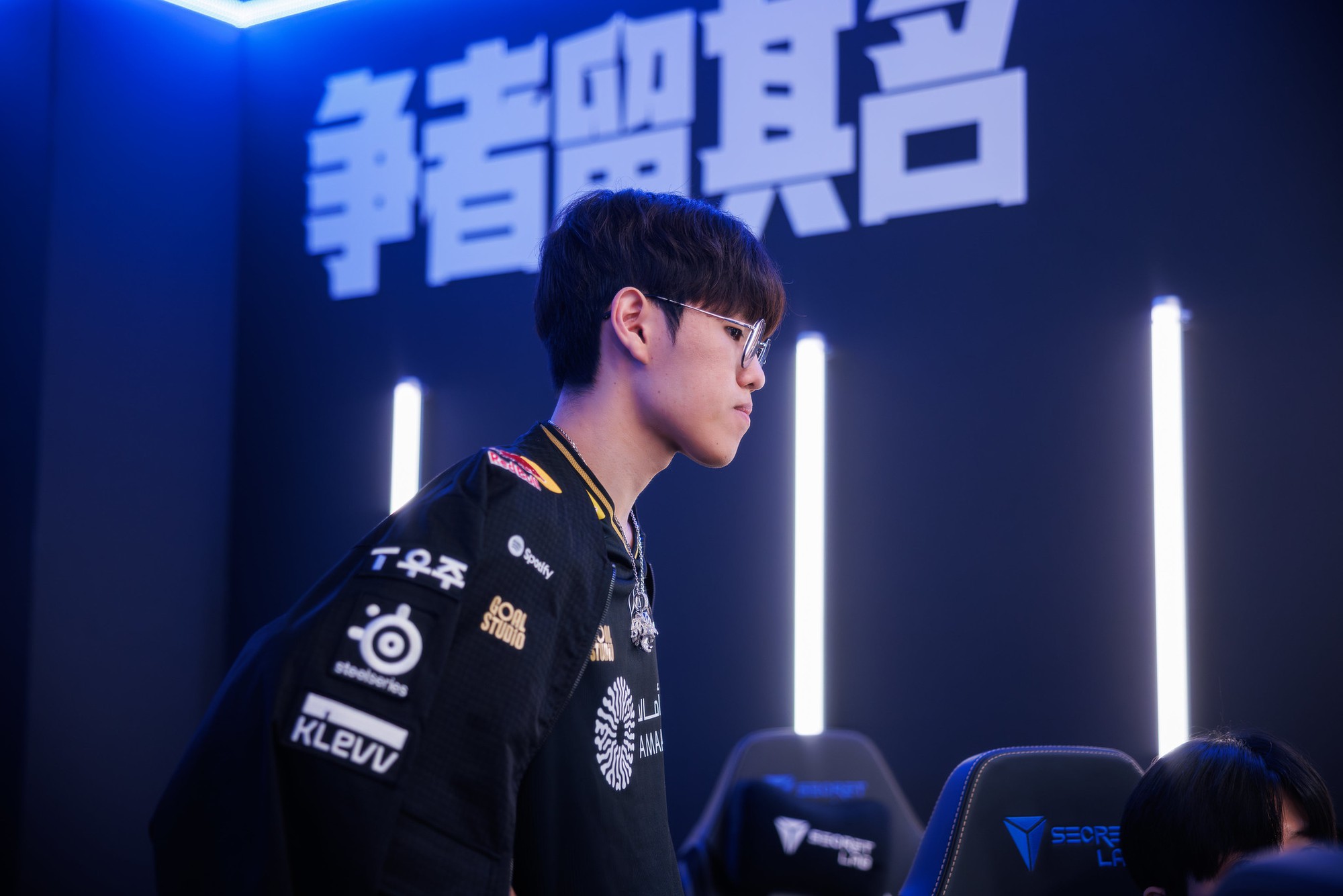 Màn mic-check của T1 