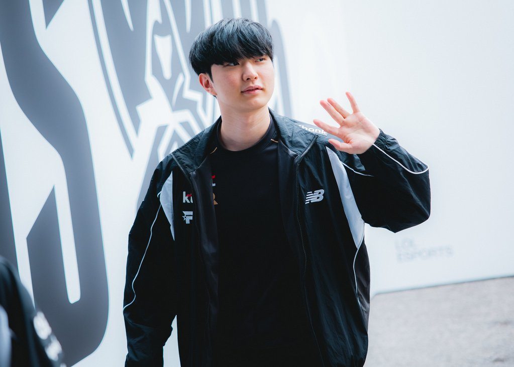 Cộng đồng phát hiện điểm chung bất ngờ giữa Gumayusi và Deokdam- Ảnh 2. Cộng đồng phát hiện điểm chung bất ngờ giữa Gumayusi và Deokdam- Ảnh 2.