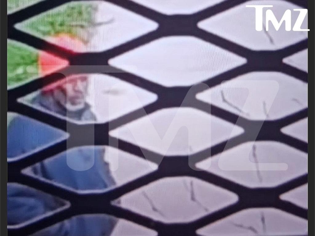 "Kẻ săn mồi tình dục" Diddy chưa chừa, bị bắt quả tang làm chuyện tày đình trong tù- Ảnh 2.