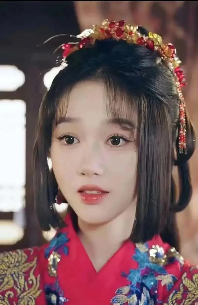 Tràn lan clip nữ thần đẹp bậc nhất showbiz không mời mà tới 1 hôn lễ, làm đủ trò lố lăng phá nát đám cưới- Ảnh 4.