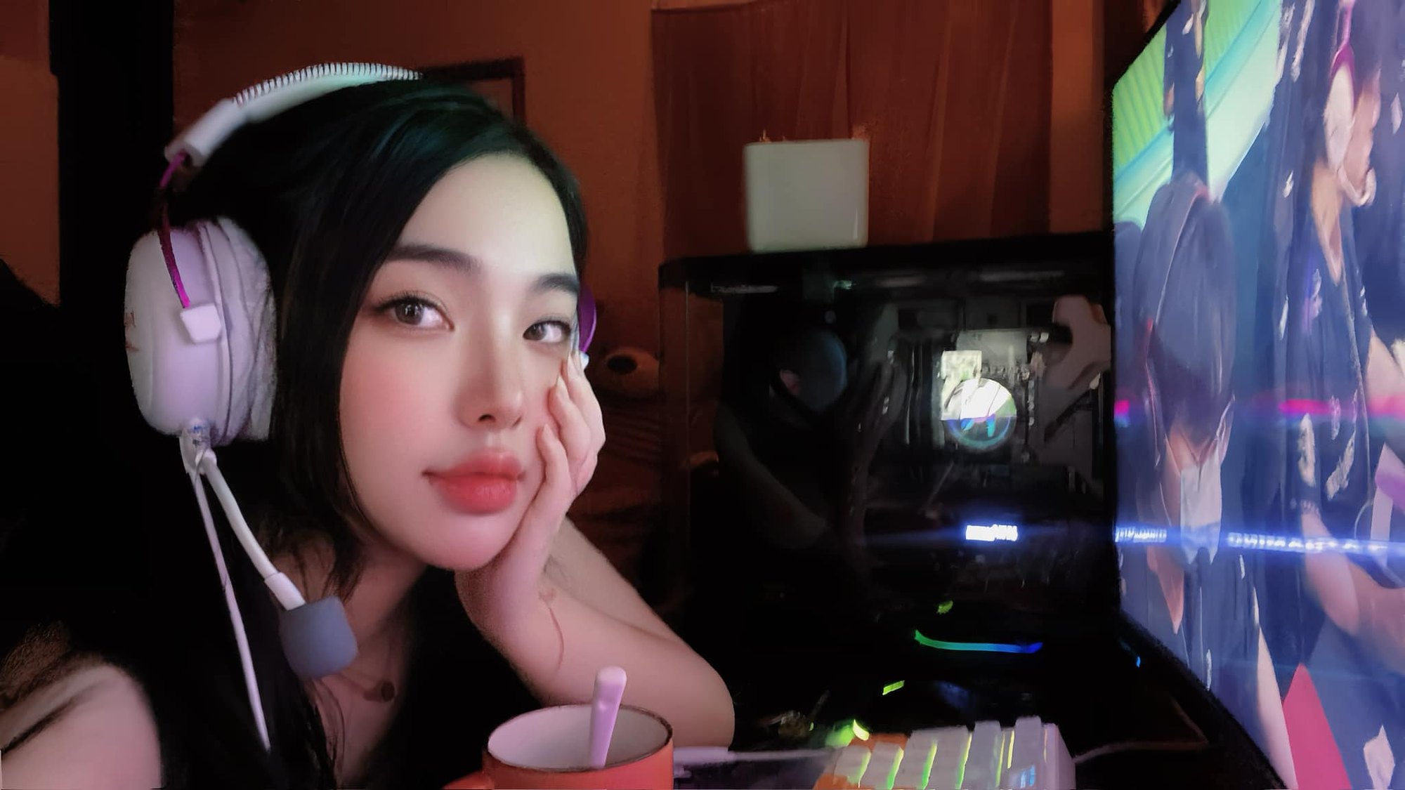 photo-1764573111010 photo-1764573111010