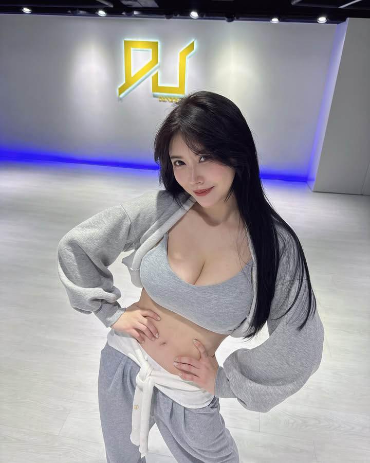 Hot girl gây bão khi nhảy cover hit Kpop- Ảnh 3.