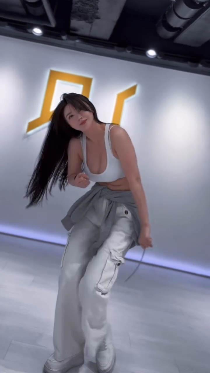 Hot girl gây bão khi nhảy cover hit Kpop- Ảnh 7.