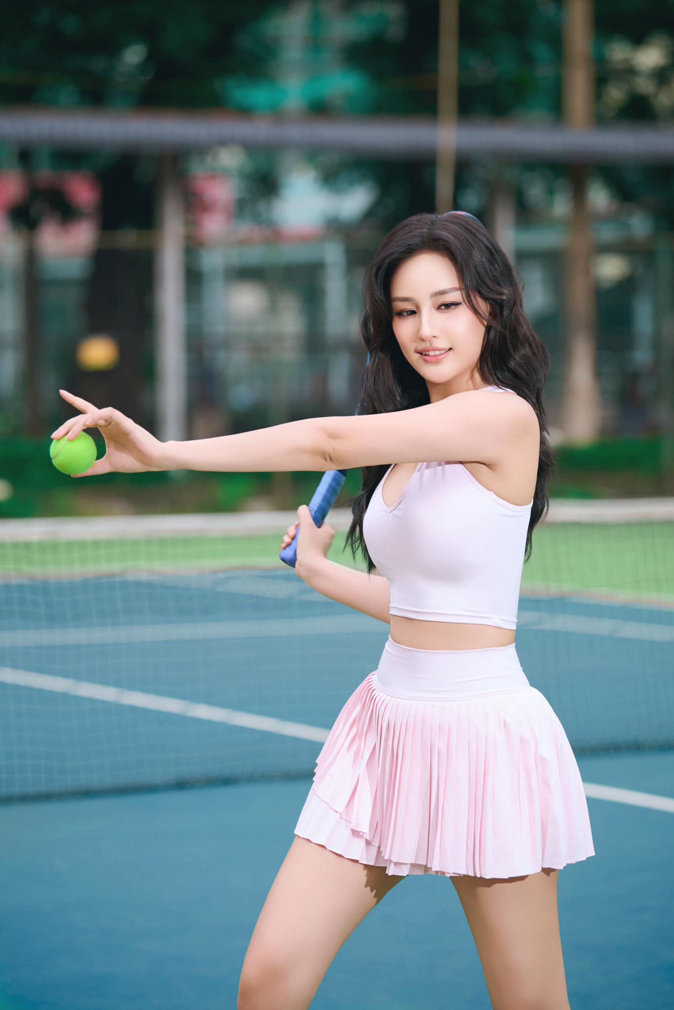Mai Phương Thuý cực quyến rũ trên sân tennis, trong tủ đồ lượng outfit tennis nhiều hơn quần áo mặc hàng ngày- Ảnh 17. Mai Phương Thuý cực quyến rũ trên sân tennis, trong tủ đồ lượng outfit tennis nhiều hơn quần áo mặc hàng ngày- Ảnh 17.