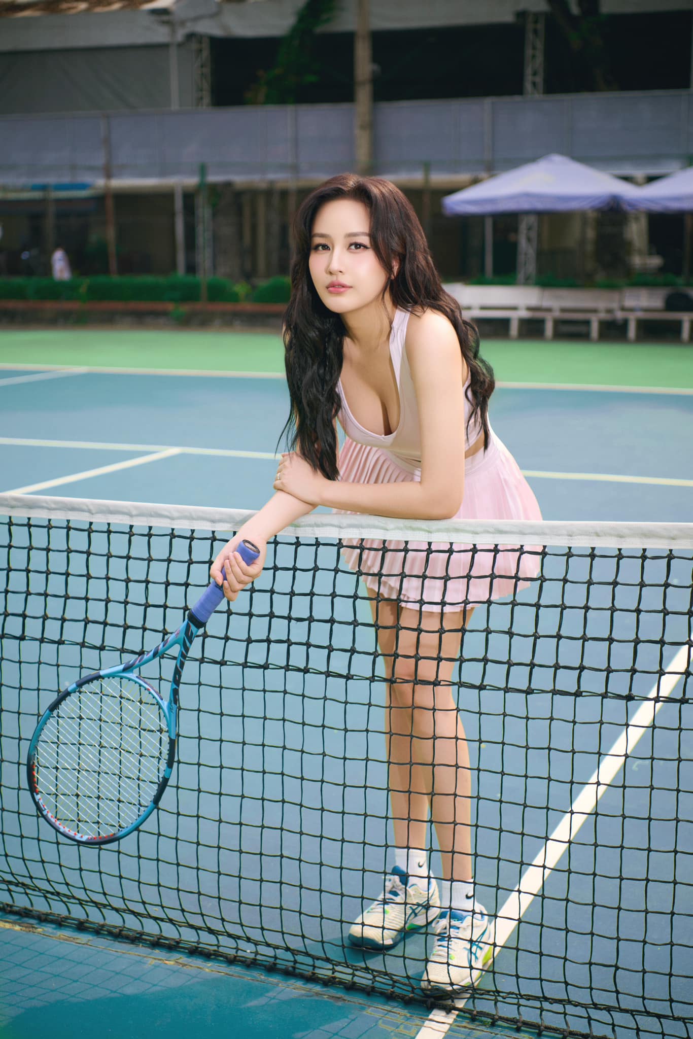 Mai Phương Thuý cực quyến rũ trên sân tennis, trong tủ đồ lượng outfit tennis nhiều hơn quần áo mặc hàng ngày- Ảnh 18. Mai Phương Thuý cực quyến rũ trên sân tennis, trong tủ đồ lượng outfit tennis nhiều hơn quần áo mặc hàng ngày- Ảnh 18.