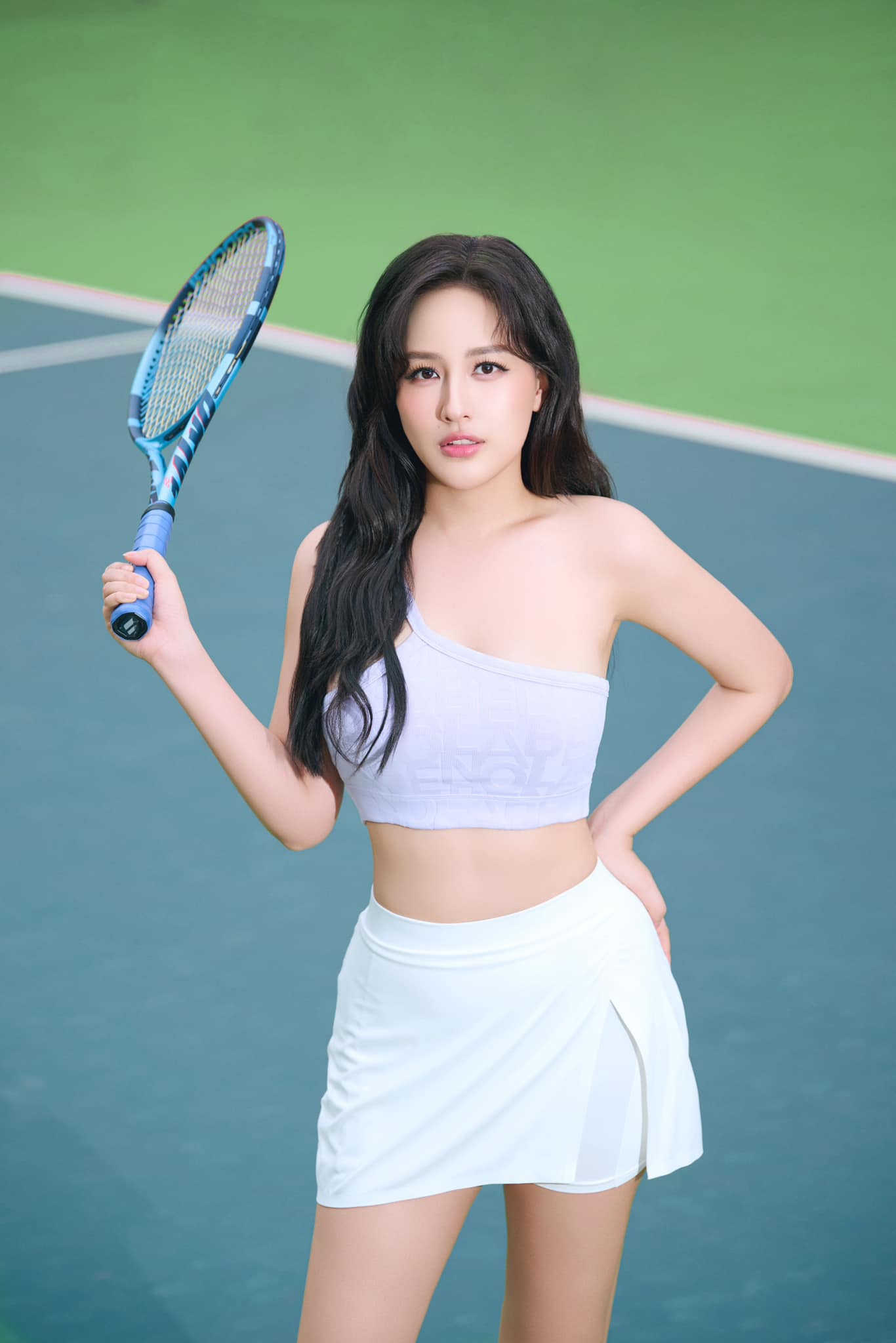 Mai Phương Thuý cực quyến rũ trên sân tennis, trong tủ đồ lượng outfit tennis nhiều hơn quần áo mặc hàng ngày- Ảnh 15. Mai Phương Thuý cực quyến rũ trên sân tennis, trong tủ đồ lượng outfit tennis nhiều hơn quần áo mặc hàng ngày- Ảnh 15.