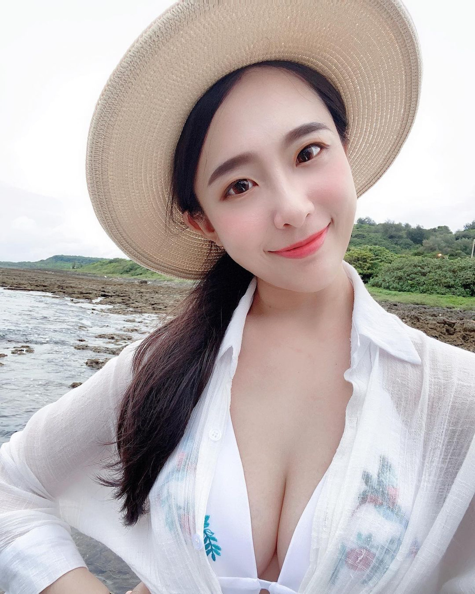 photo-1765351708871 photo-1765351708871