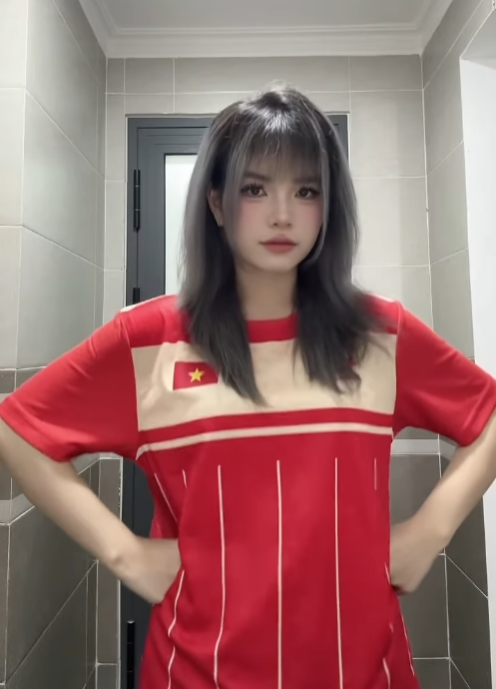 photo-1765438789848 photo-1765438789848