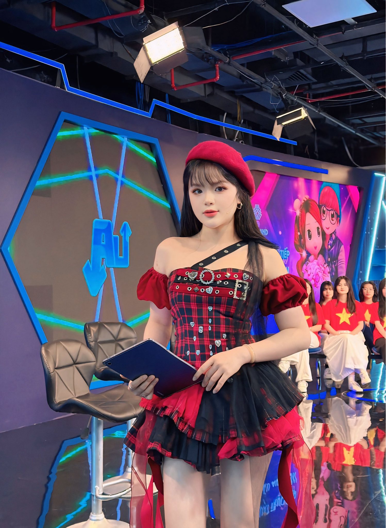 MC tường thuật Audition Việt Nam lần đầu tiên xuất hiện trong lịch sử giải là ai?- Ảnh 1. MC tường thuật Audition Việt Nam lần đầu tiên xuất hiện trong lịch sử giải là ai?- Ảnh 1.