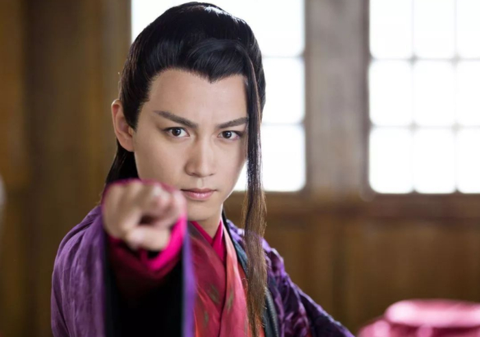 4 cao thủ cùng luyện Quỳ Hoa Bảo Điển, chỉ Đông Phương Bất Bại bỏ kiếm dùng kim thêu: Sự thật gây bất ngờ- Ảnh 2.