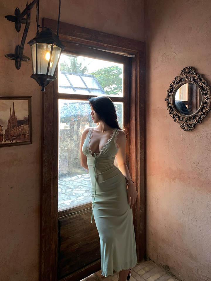 Hot girl đình đám Việt Nam lại tung loạt ảnh “bạch nguyệt quang” khiến fan không thể rời mắt- Ảnh 3. Hot girl đình đám Việt Nam lại tung loạt ảnh “bạch nguyệt quang” khiến fan không thể rời mắt- Ảnh 3.