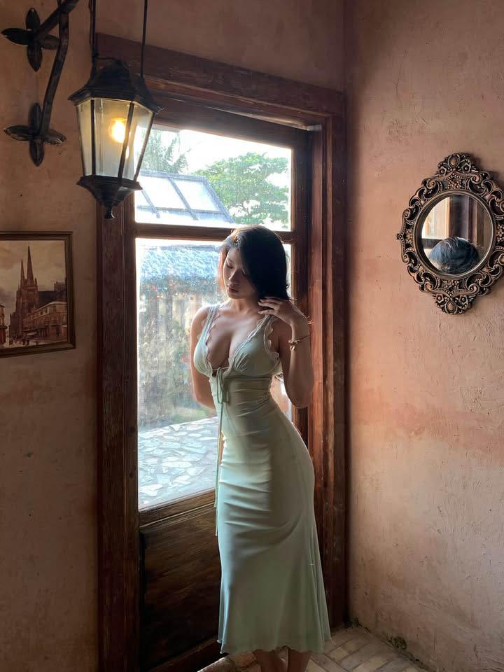 Hot girl đình đám Việt Nam lại tung loạt ảnh “bạch nguyệt quang” khiến fan không thể rời mắt- Ảnh 9. Hot girl đình đám Việt Nam lại tung loạt ảnh “bạch nguyệt quang” khiến fan không thể rời mắt- Ảnh 9.