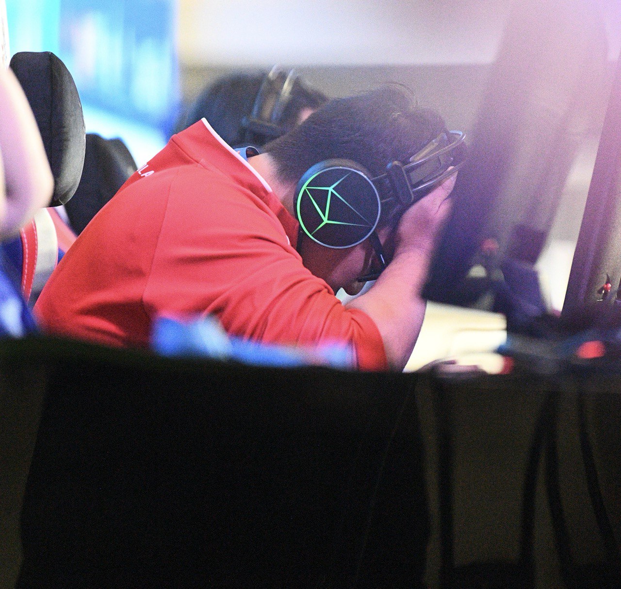 Tuyển thủ Việt Nam gục đầu bật khóc vì vụt mất HCV Audition, Tuyển thủ Việt Nam gục đầu bật khóc vì vụt mất HCV Audition,