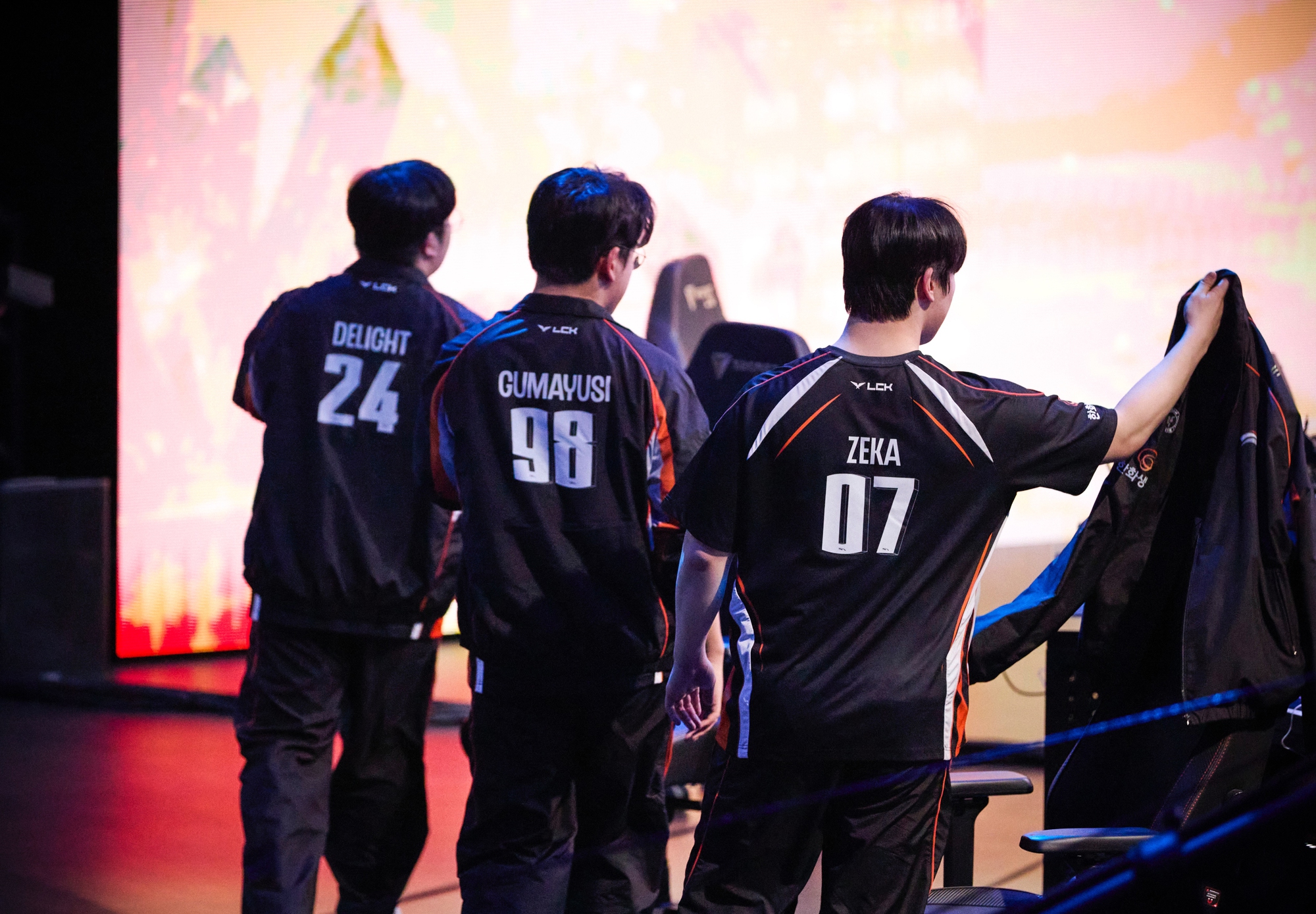 Đây là tuyển thủ bị nhận định là nhân tố khiến HLE thất bại- Ảnh 3. Đây là tuyển thủ bị nhận định là nhân tố khiến HLE thất bại- Ảnh 3.