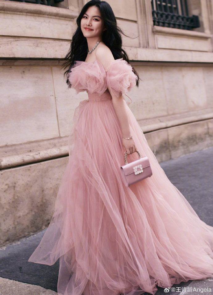 Sao nhí Bố ơi mình đi đâu thế 16 tuổi đã có Rolls-Royce riêng, vi vu bằng Maybach 56 tỷ- Ảnh 13.