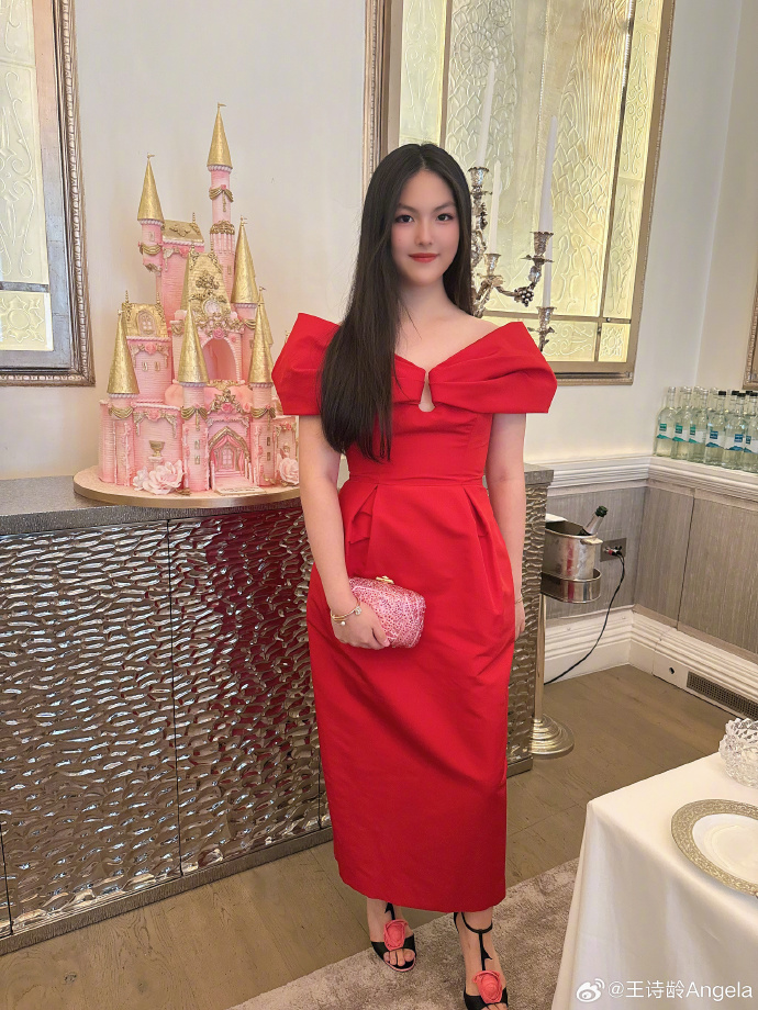 Sao nhí Bố ơi mình đi đâu thế 16 tuổi đã có Rolls-Royce riêng, vi vu bằng Maybach 56 tỷ- Ảnh 11.