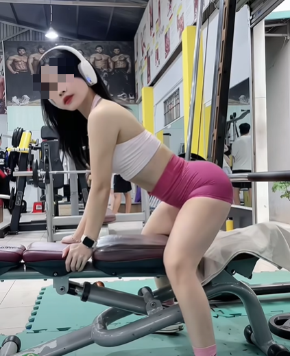 photo-1765814962199 photo-1765814962199