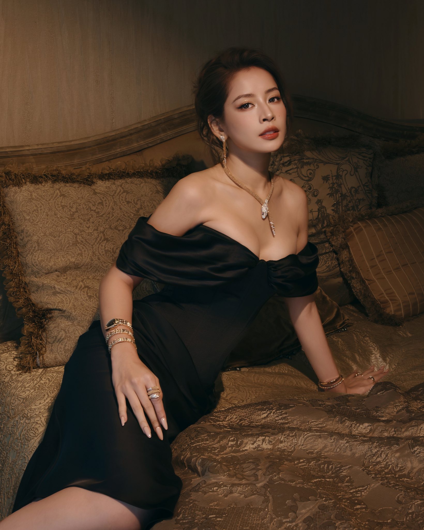 Việt Nam có 1 mỹ nhân đẹp đến mức chỉ ngồi cười cũng đổi đời, visual đỉnh cao gây bão khắp MXH Trung Quốc- Ảnh 3.