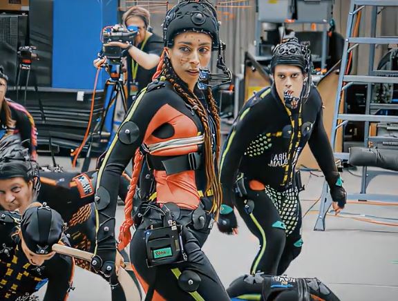 11 triệu người phát cuồng với màn "lên đồng" của ác nữ Avatar 3, hớp hồn James Cameron từ cái nhìn đầu tiên- Ảnh 4.