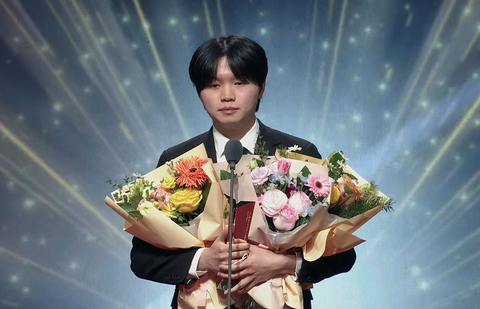 Giải thưởng của Faker tại LCK Awards 2025 khiến cộng đồng tranh cãi- Ảnh 3. Giải thưởng của Faker tại LCK Awards 2025 khiến cộng đồng tranh cãi- Ảnh 3.