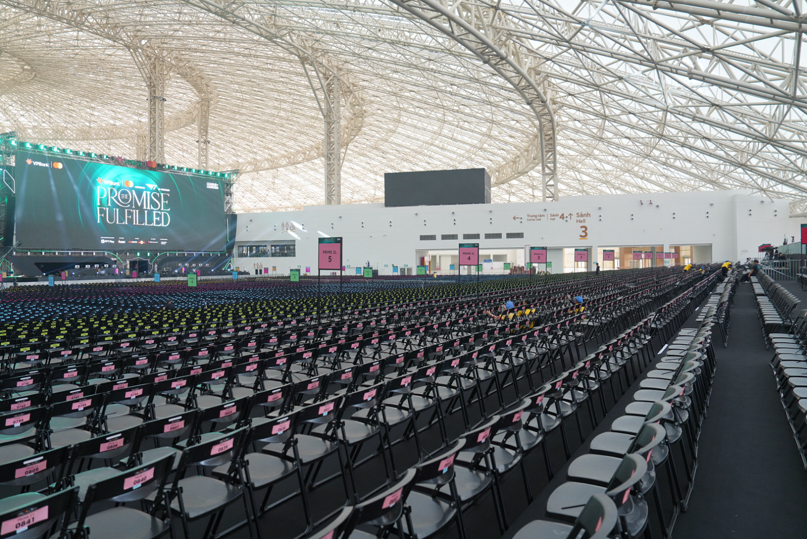 Choáng ngợp sân khấu đại tiệc eSports VPBank Presents T1 in Vietnam: The Promise Fulfilled- Ảnh 2.