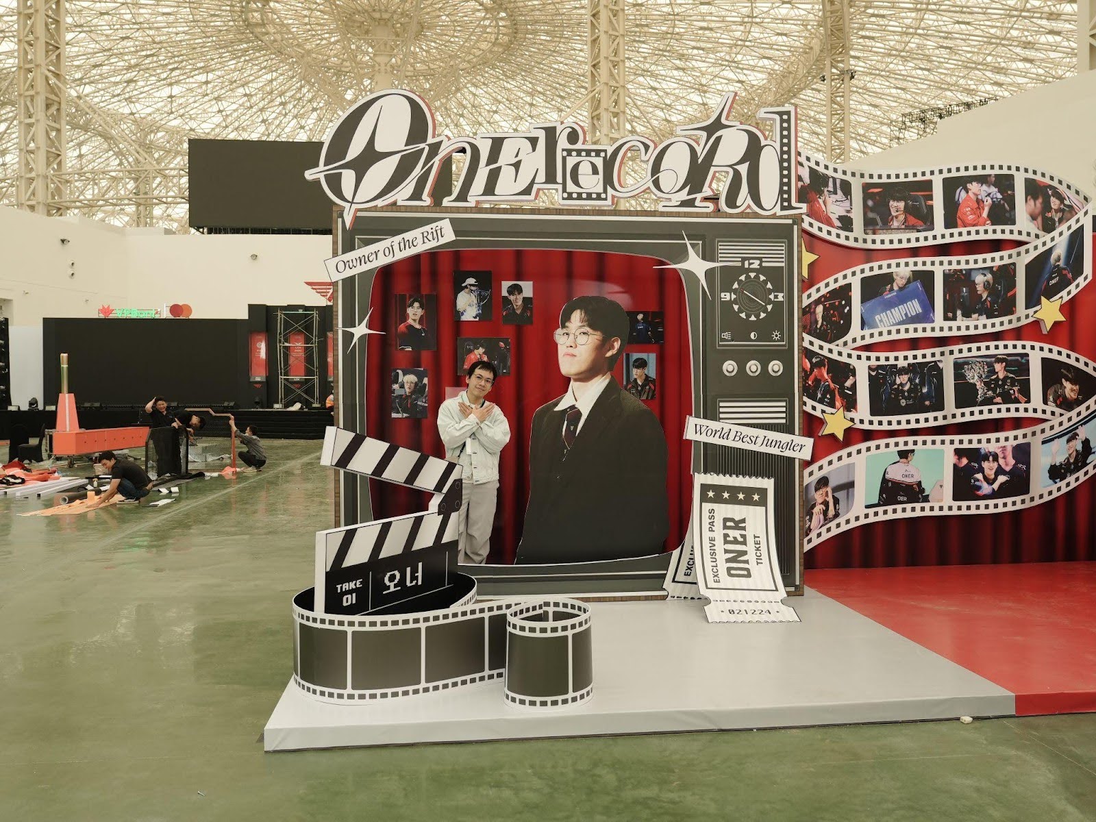 Choáng ngợp sân khấu đại tiệc eSports VPBank Presents T1 in Vietnam: The Promise Fulfilled- Ảnh 5.