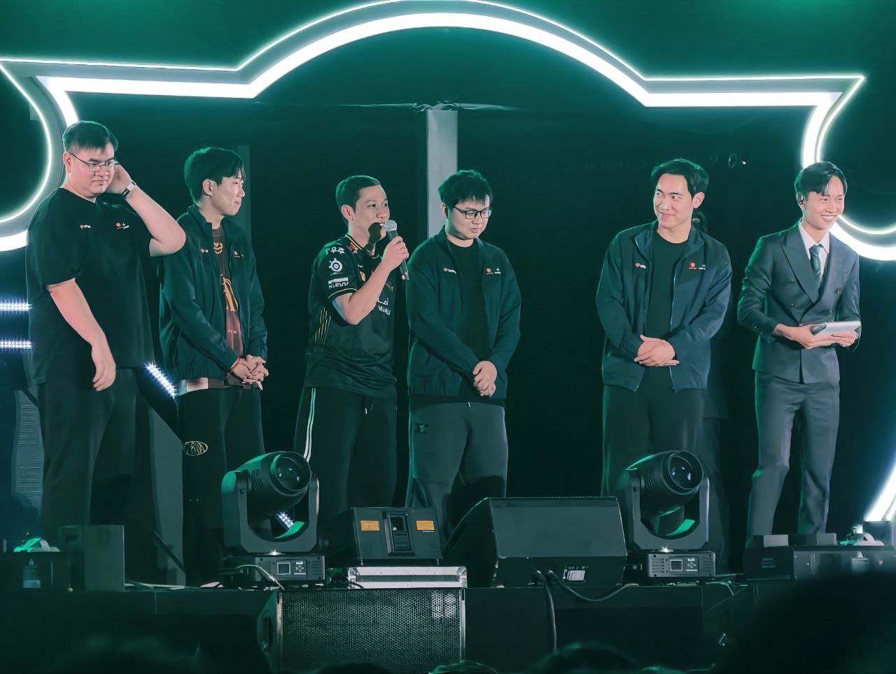 Thầy Giáo Ba chính thức lên tiếng về sự kiện fanmeeting T1- Ảnh 1.