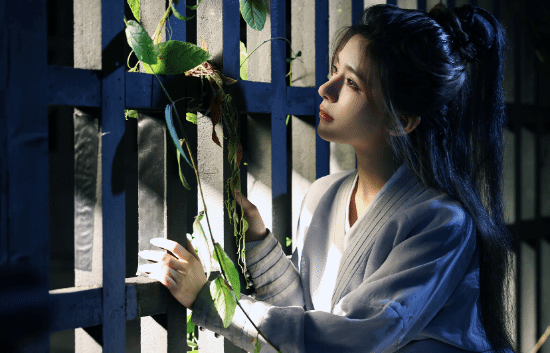 photo-1766560185125 photo-1766560185125