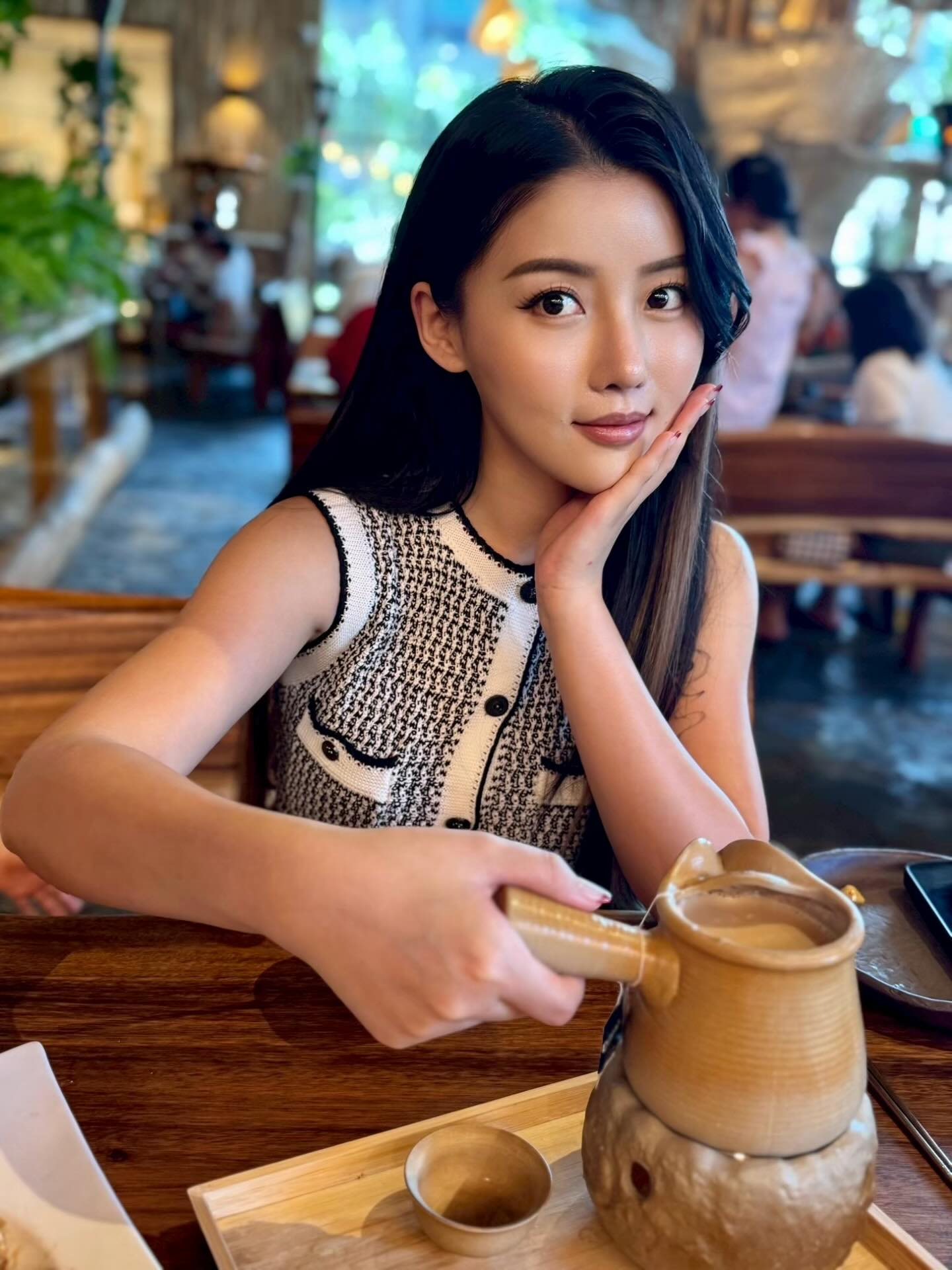 photo-1766388658825 photo-1766388658825