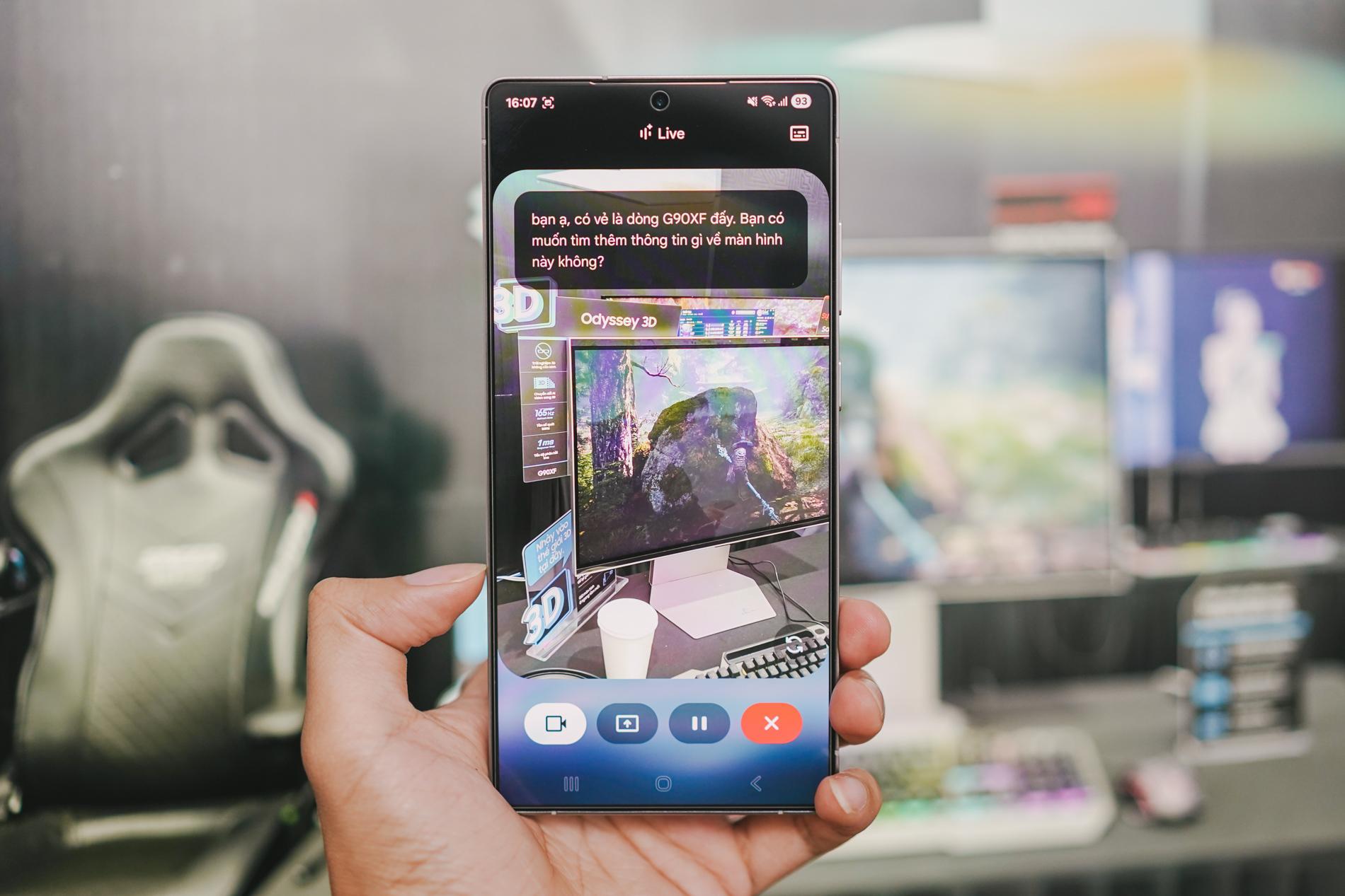 Khi đi xem T1 mà không biết màn hình này là gì, tôi hỏi AI- Ảnh 3.