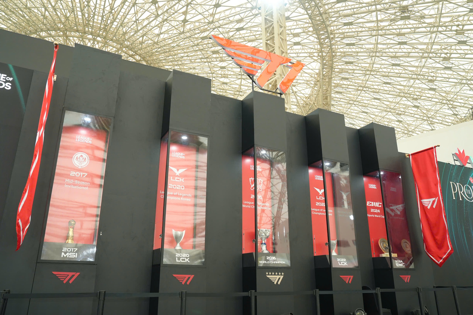 Fan meeting T1 tại Việt Nam: Sự kiện hoành tráng nhưng nhiều tranh cãi, ban tổ chức nói gì?- Ảnh 3.