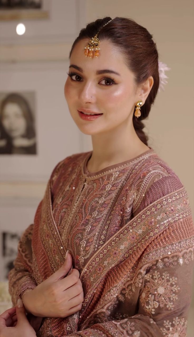 10 mỹ nhân đẹp nhất thế giới 2025: Địch Lệ Nhiệt Ba xếp thứ 6, hạng 1 càng ngắm càng say như điếu đổ- Ảnh 3.