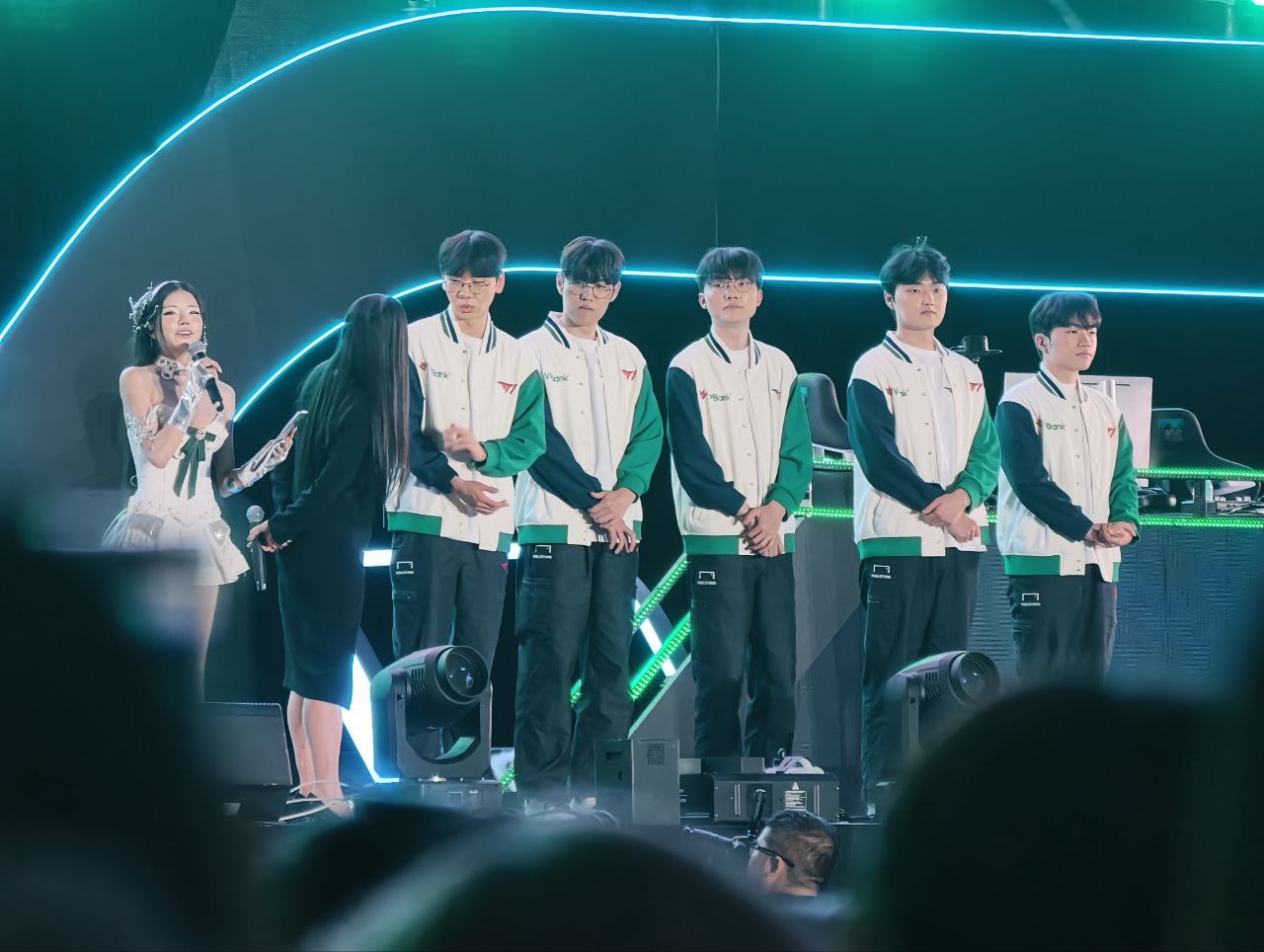 DRX bất ngờ "tặng quà" cho LMHT Việt, cộng đồng bùng nổ phấn khích- Ảnh 2.