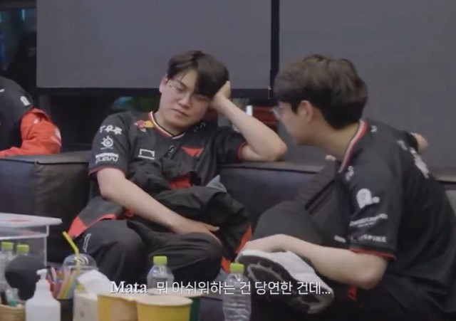 Đây có lẽ là thành viên duy nhất của BHL T1 vẫn luôn sát cánh cùng Gumayusi- Ảnh 2.