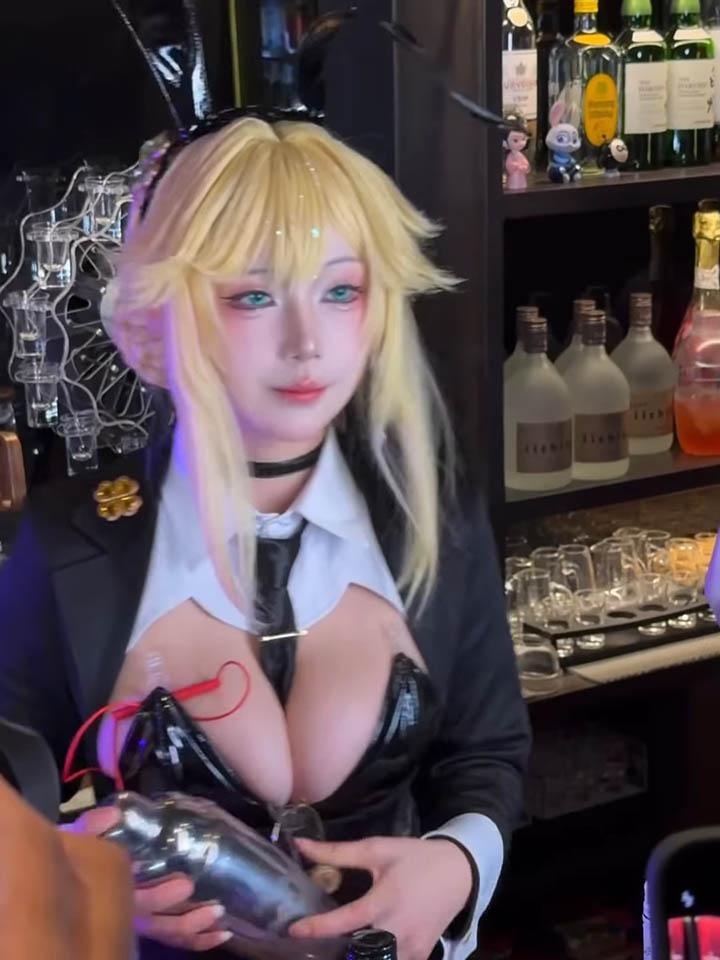 Nữ Coser chuyển hướng đi làm bartender khiến fan không dám tin- Ảnh 6.