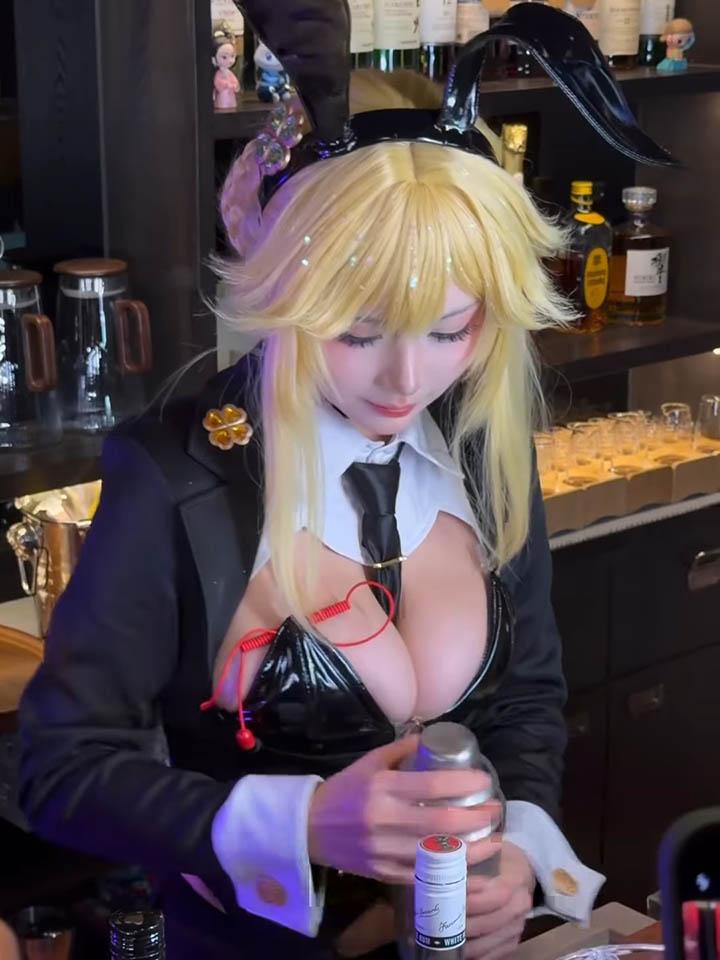 Nữ Coser chuyển hướng đi làm bartender khiến fan không dám tin- Ảnh 4.