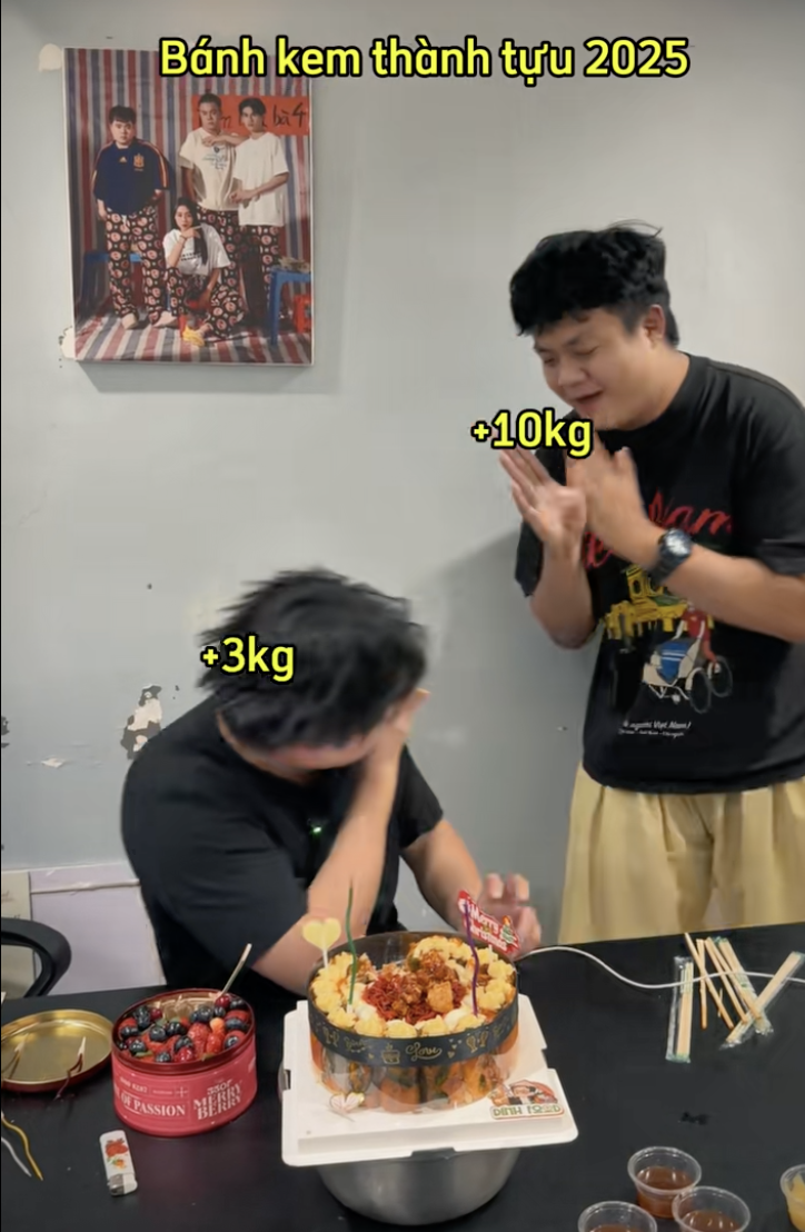 Tóm tắt trend 2025: Dùng Google Maps trở về quá khứ, book trạm tỷ chụp lén, cuối năm "vừa chạy deadline vừa khóc"- Ảnh 17.