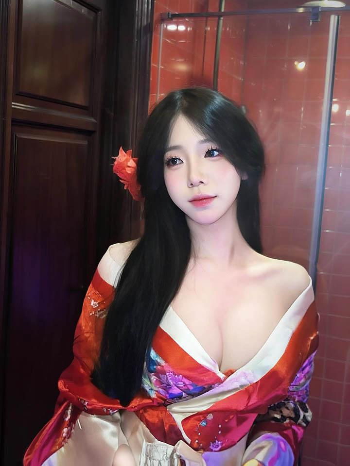 Theo đuổi phong cách “thần tiên tỷ tỷ”, hot girl vẫn khoe dáng bốc lửa khiến fan u mê- Ảnh 3. Theo đuổi phong cách “thần tiên tỷ tỷ”, hot girl vẫn khoe dáng bốc lửa khiến fan u mê- Ảnh 3.